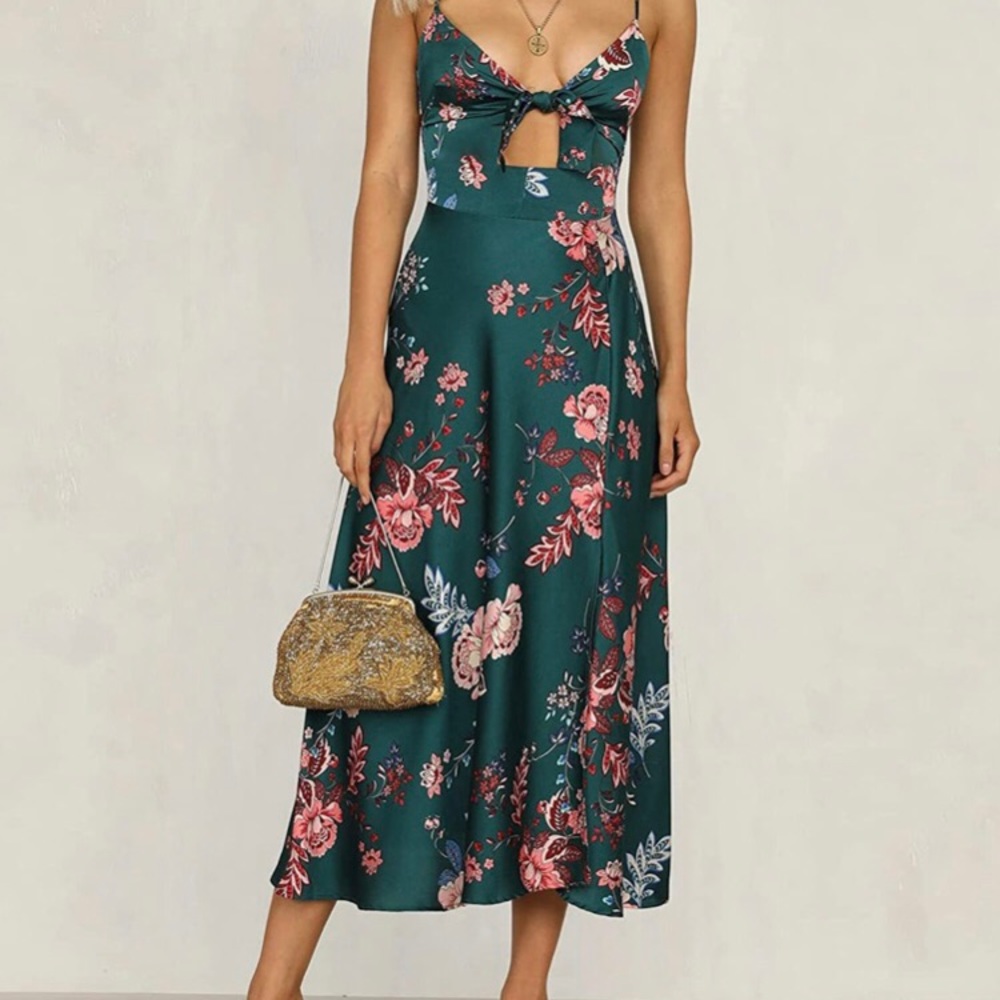 COPY - NWOT Green Floral front tire midi dress